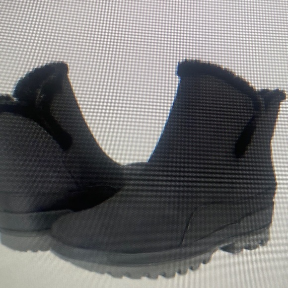 UGG Shoes - Women’s UGG Tasman chestnut Size